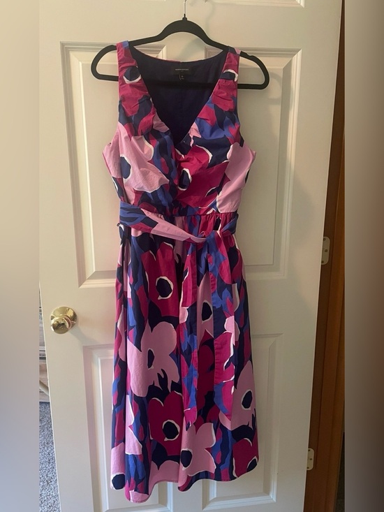 Banana Republic Dresses & Skirts - Banana Republic Pink & Navy Floral Midi Dress